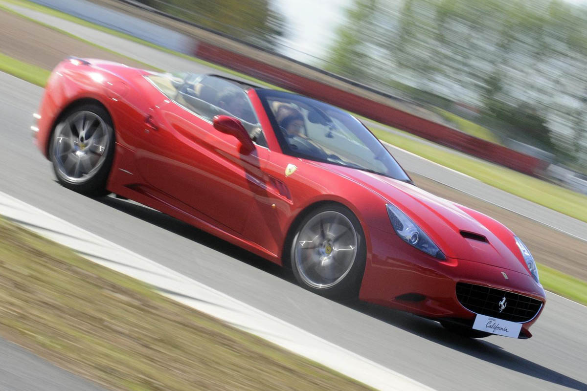 Ferrari California V8 engine recall