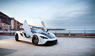 Tushek Renovatio T500 supercar gathering speed