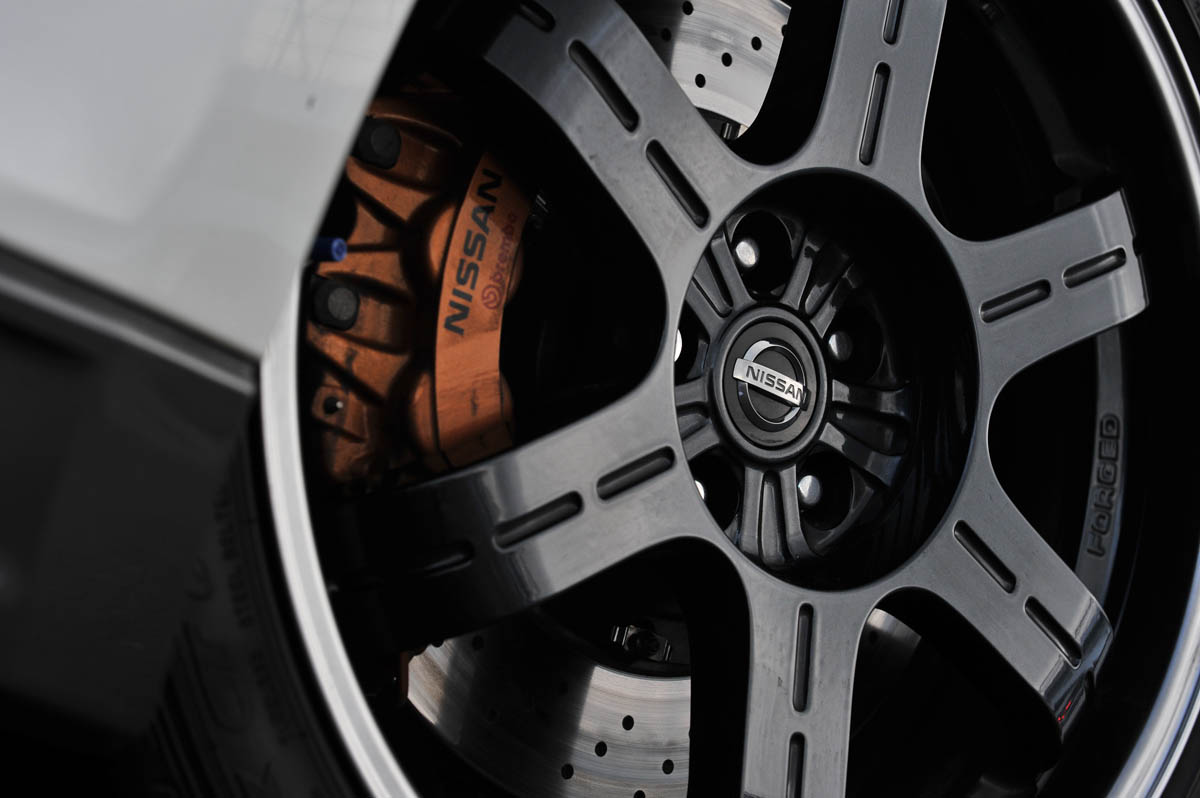 2012 Nissan GT-R Track Pack alloy wheel