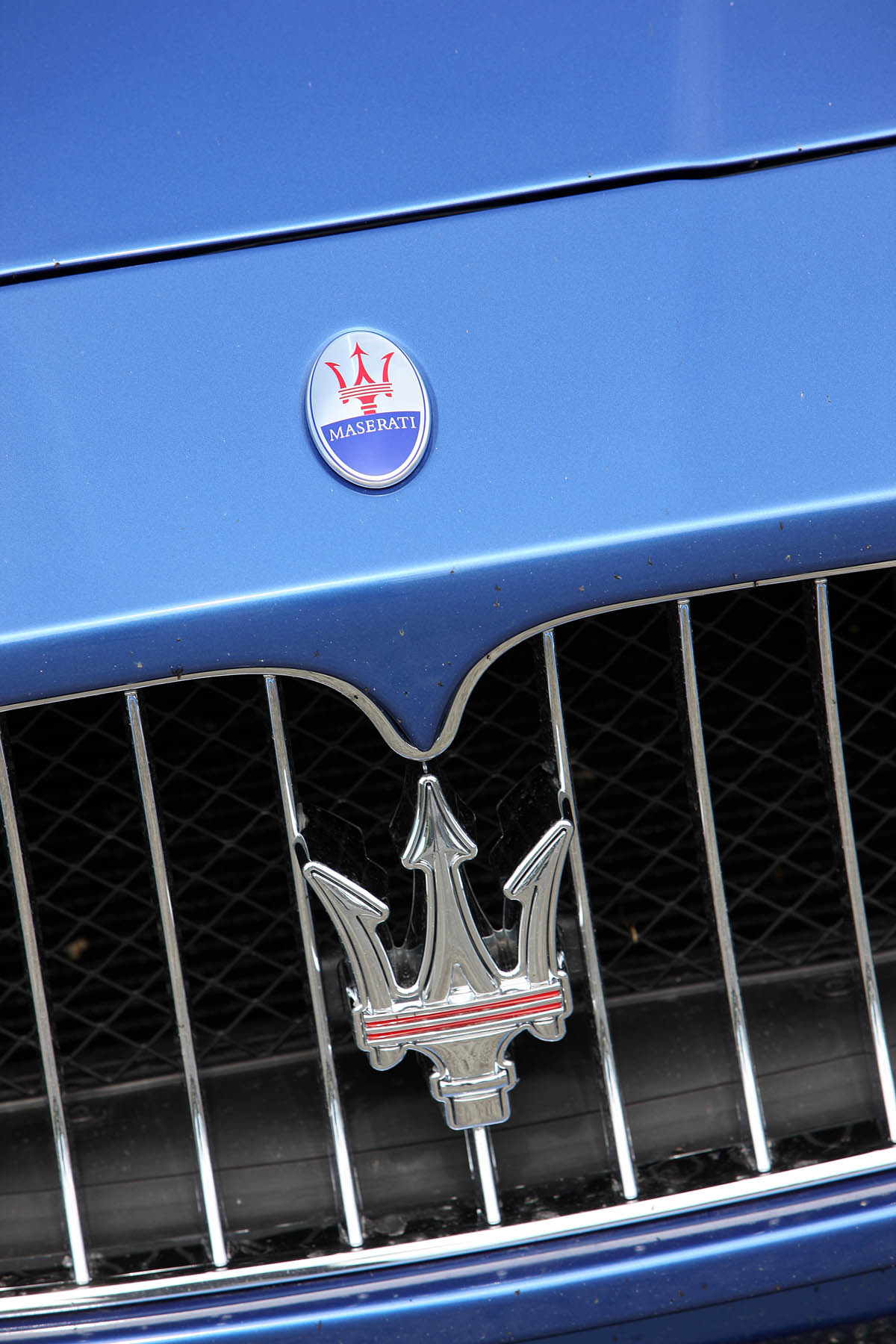2012 Maserati GranTurismo Sport trident badge