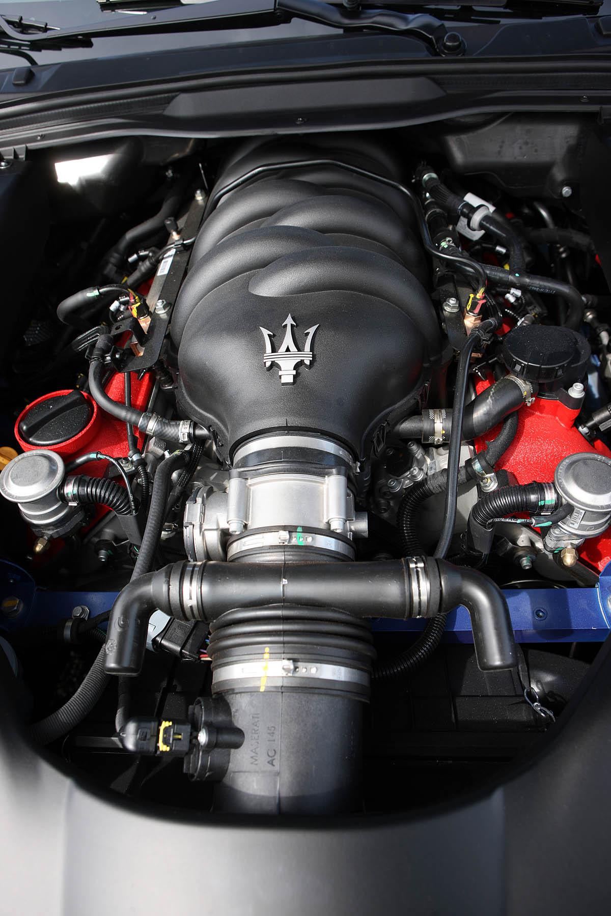 2012 Maserati GranTurismo Sport 4.7-litre V8 engine
