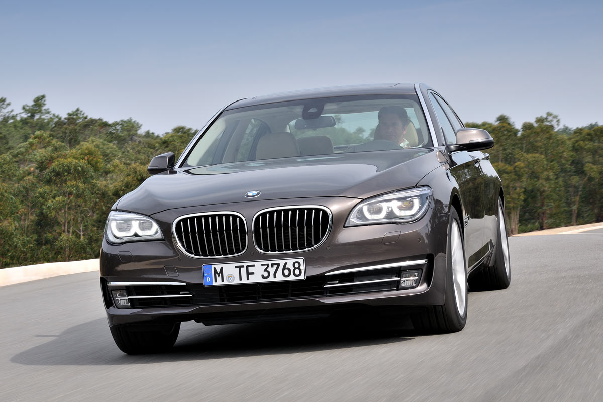 BMW 7-series facelifted