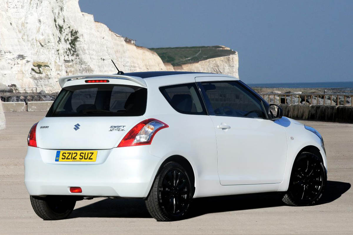 2012 Suzuki Swift Attitude rear view