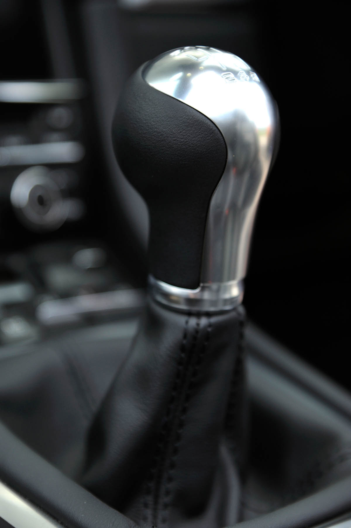2012 Porsche Boxster 2.7 manual gearknob