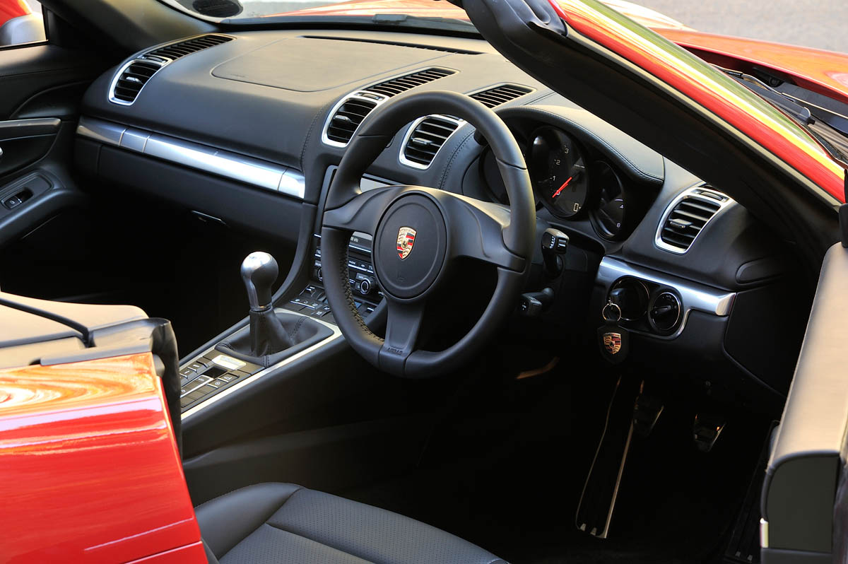 2012 Porsche Boxster 2.7 interior dashboard steering wheel