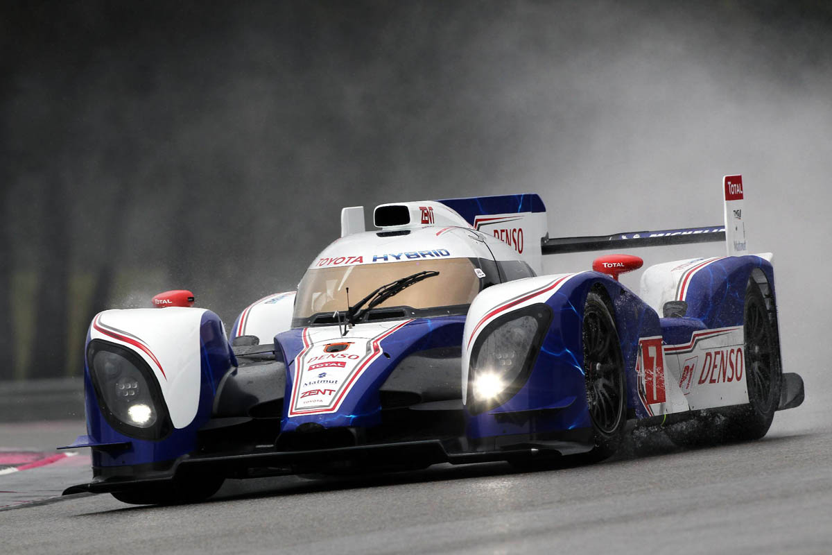 Toyota hybrid 2012 Le Mans 24 hour racer