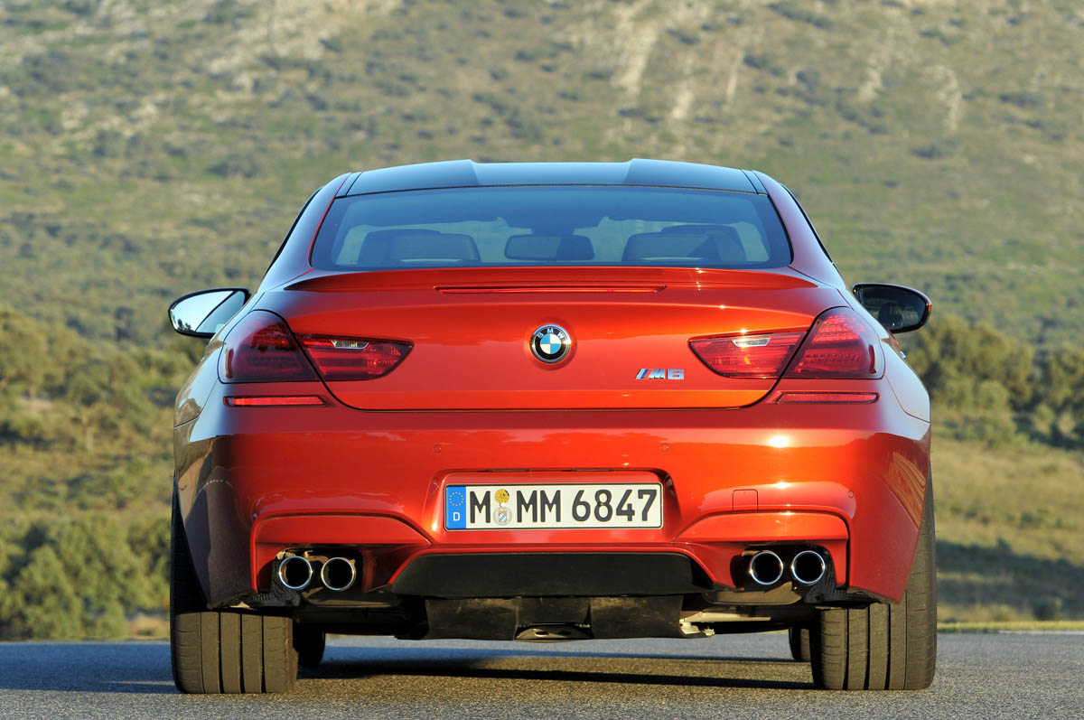 2012 BMW M6 Coupe rear static view