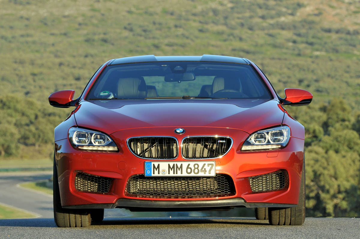 2012 BMW M6 Coupe front static view