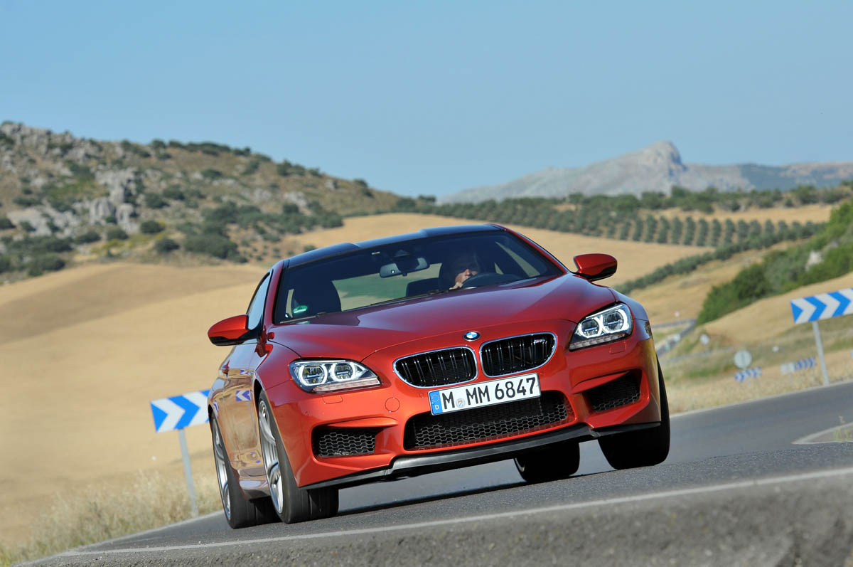 2012 BMW M6 Coupe front corneriong