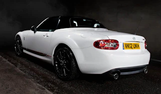 Mazda MX-5 Kuro special edition white rear