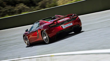 McLaren MP4-12C Spider volcano red