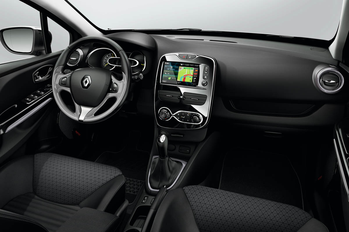 2012 Renault Clio interior dashboard