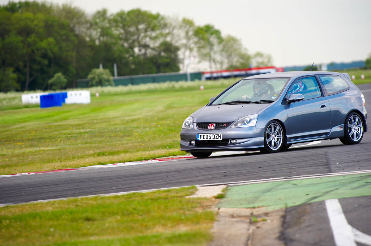 VIDEO: evo's 2012 track evenings Honda Civic Type-R