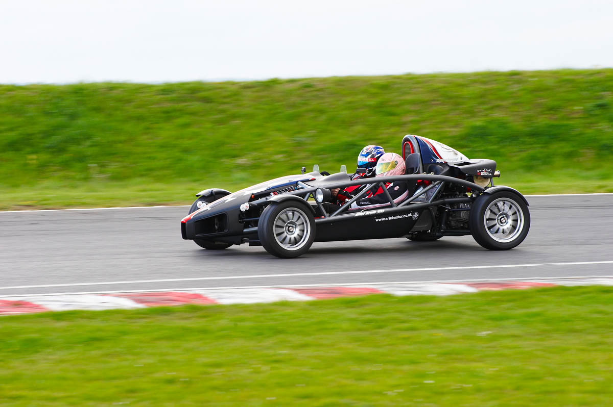 VIDEO: evo's 2012 track evenings Ariel Atom