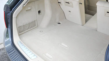 2012 BMW 328i Touring bootspace split seats