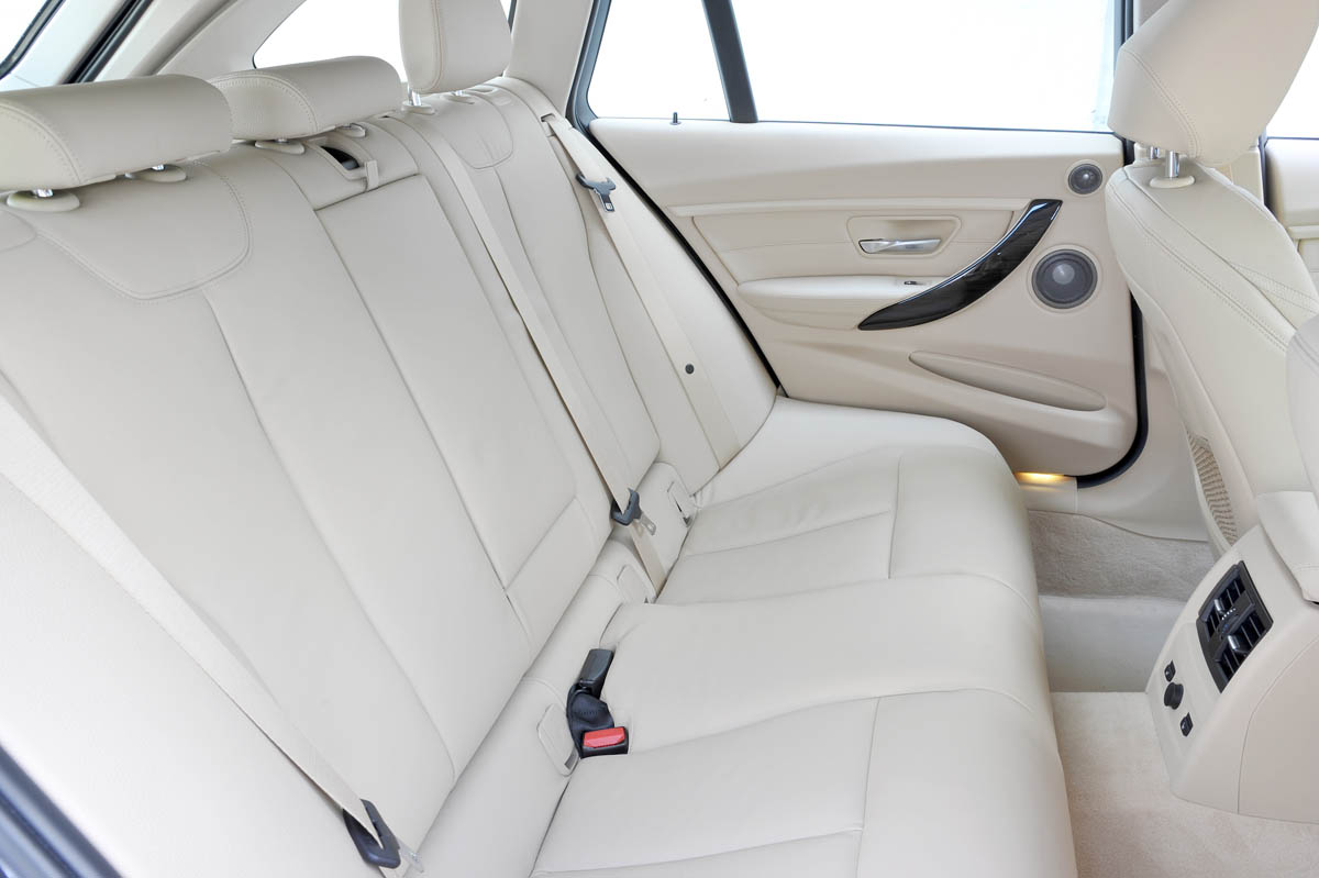 2012 BMW 328i Touring rear seats