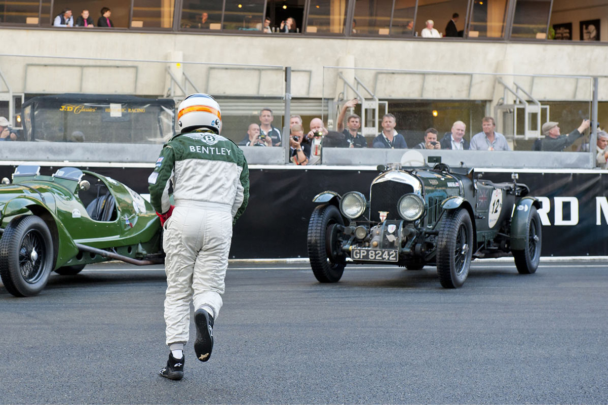 Derek Bell and Mission Motorsport