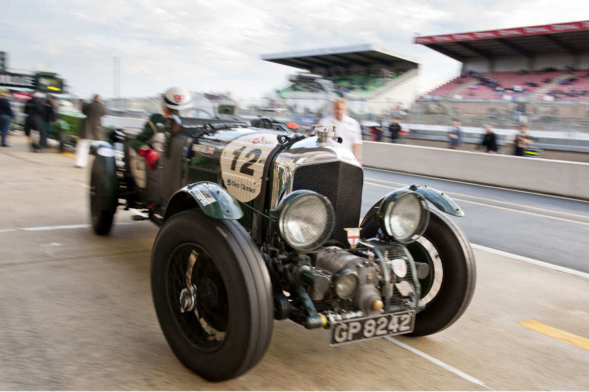 Derek Bell and Mission Motorsport
