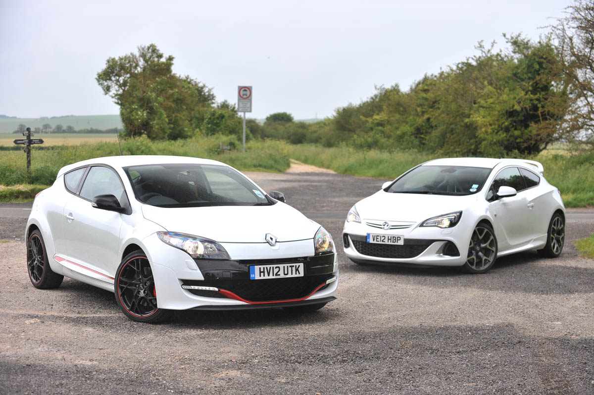 Renault Megane 265 vs Vauxhall Astra VXR video