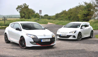 Renault Megane 265 vs Vauxhall Astra VXR video
