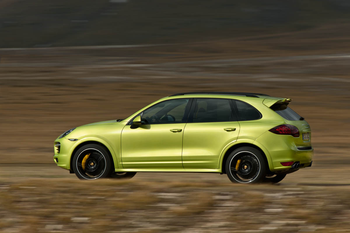 Porsche Cayenne GTS bright green
