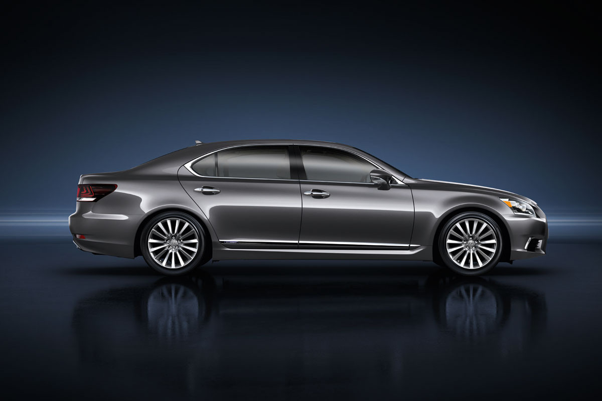 Lexus LS F Sport revealed