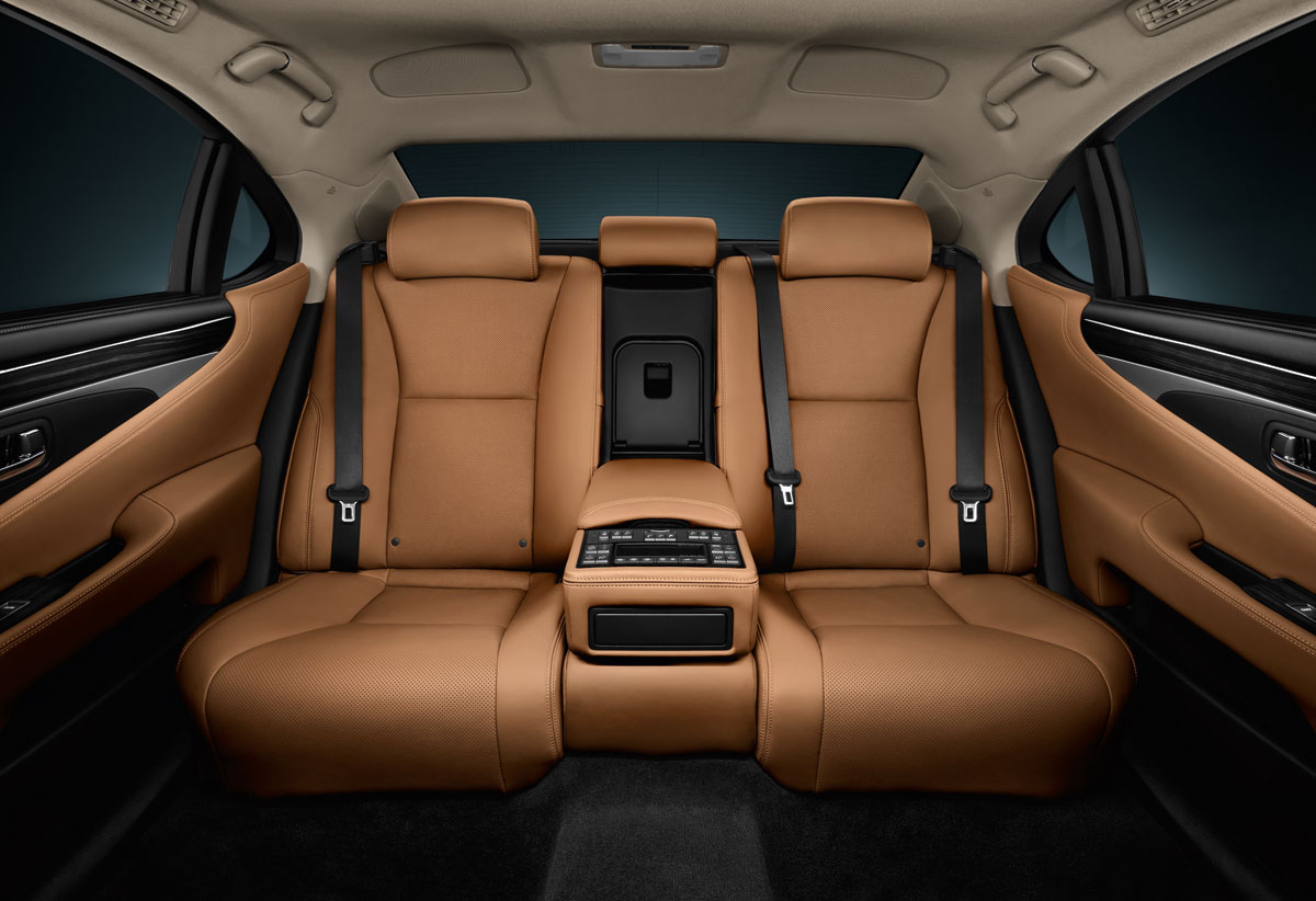 Lexus LS F Sport revealed