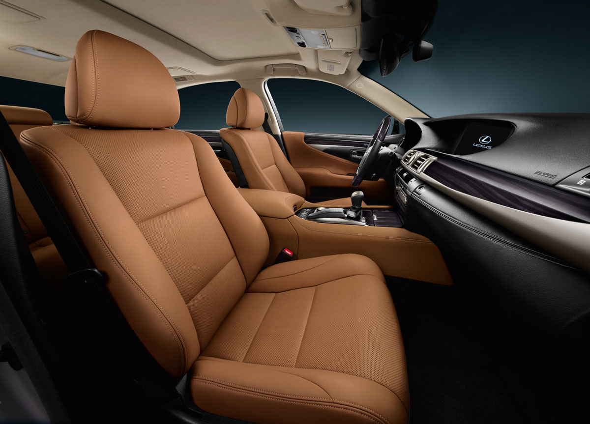 Lexus LS F Sport revealed
