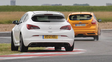 2012 Ford Focus ST vs Vauxhall Astra VXR video