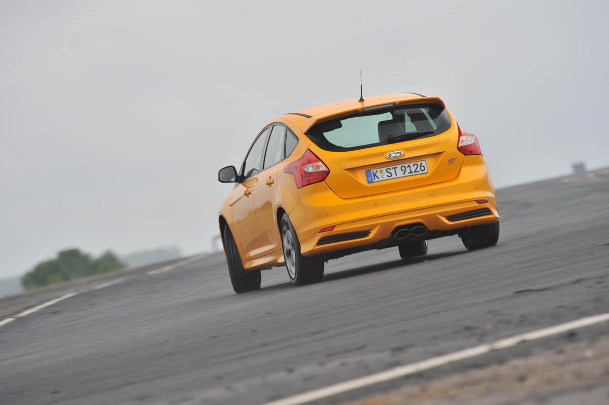 2012 Ford Focus ST orange on track