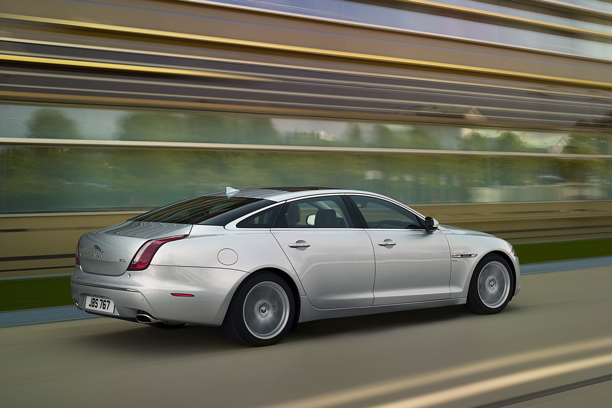 Jaguar XF and XJ four-wheel-drive system