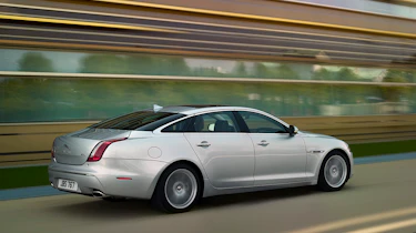 Jaguar XF and XJ four-wheel-drive system