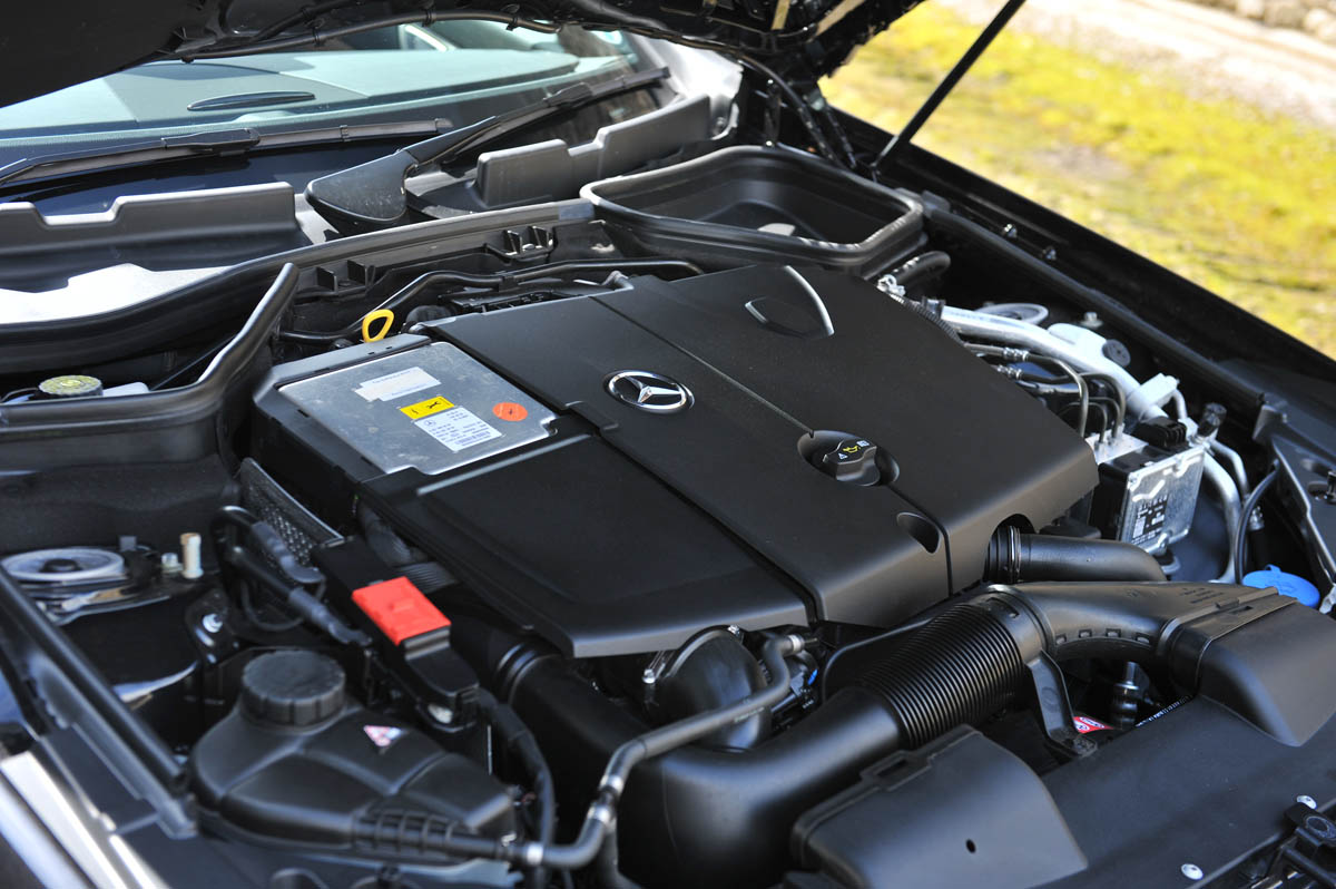Mercedes-Benz SLK 250 CDI AMG Sport engine