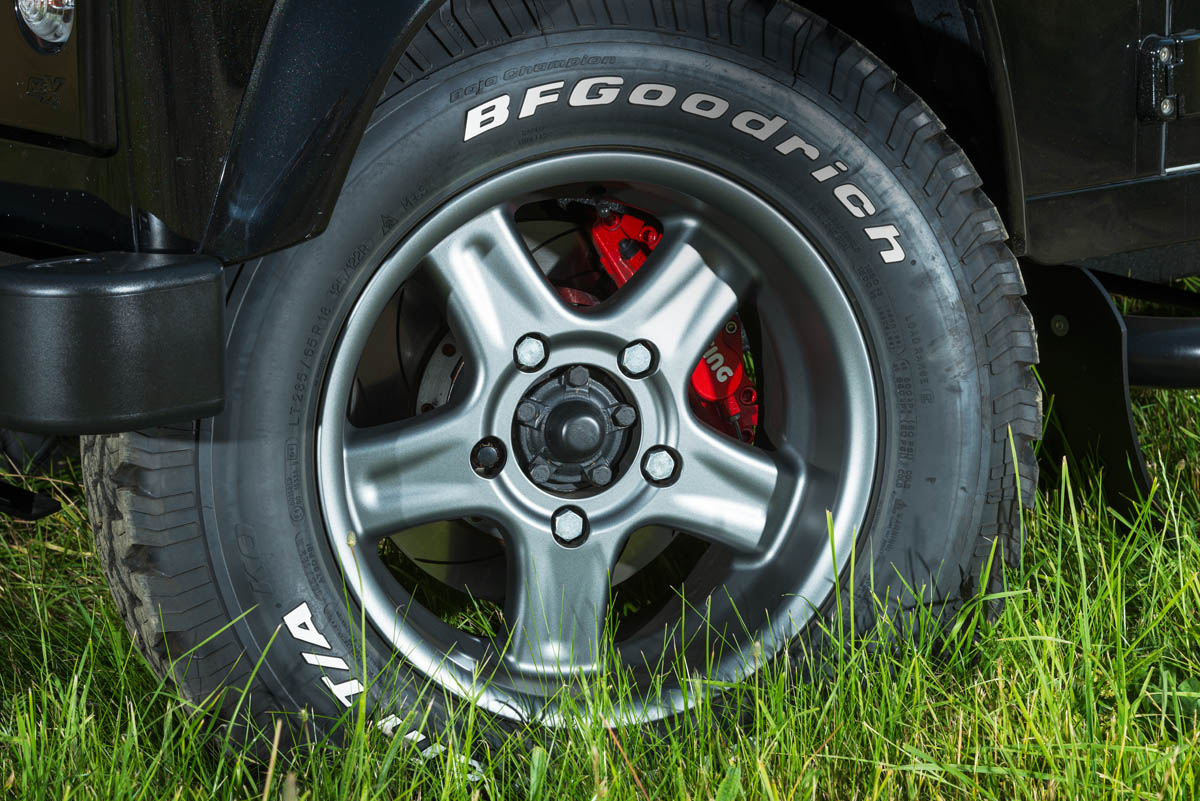 Twisted Land Rover Defender alloy wheel brakes