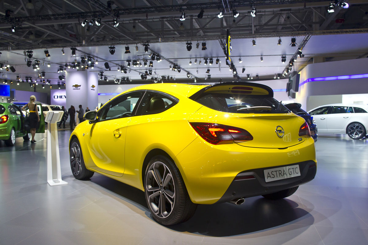 2013 Opel Astra GTC model