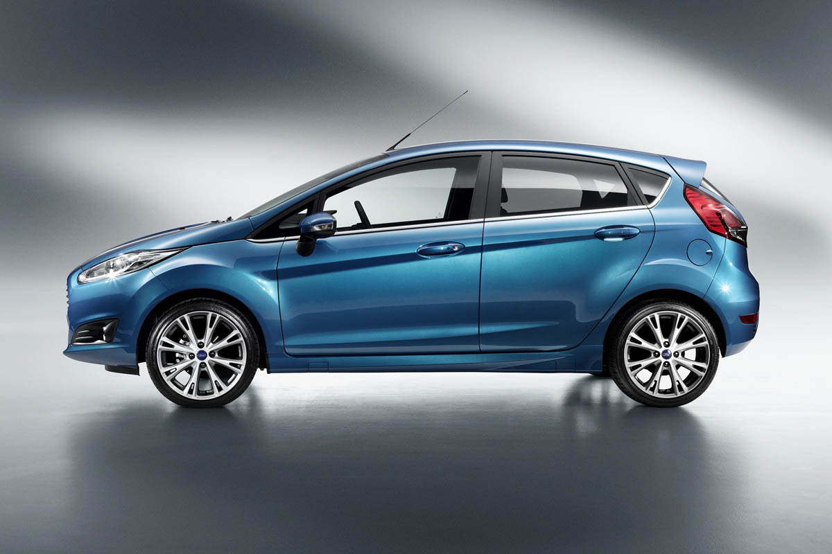2013 Ford Fiesta 5 door side profile