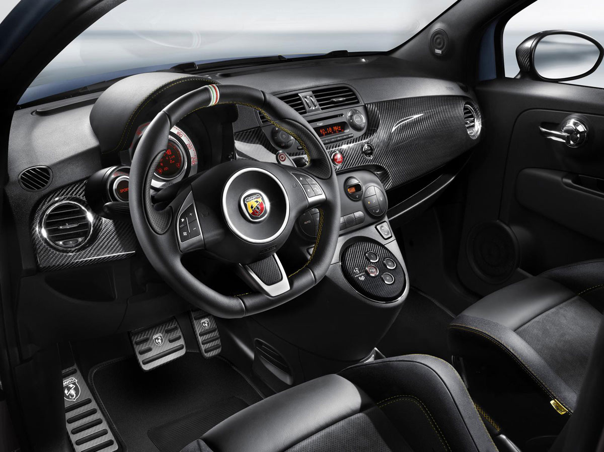 Abarth 695 Fuori to launch at Paris