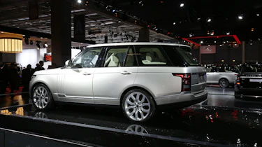 Range Rover launched at the Paris show