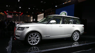 Range Rover launched at the Paris show