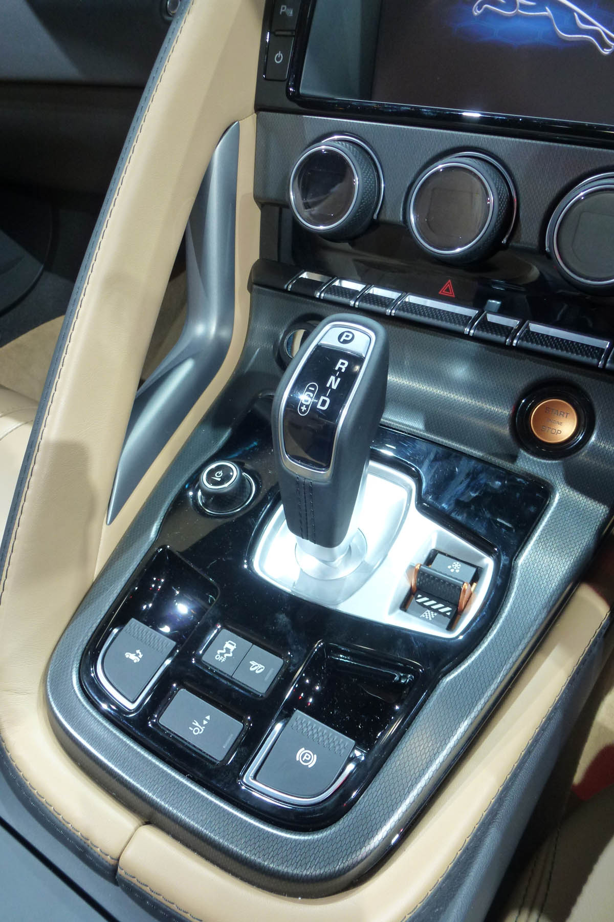Jaguar F-type black Paris motor show gear selector