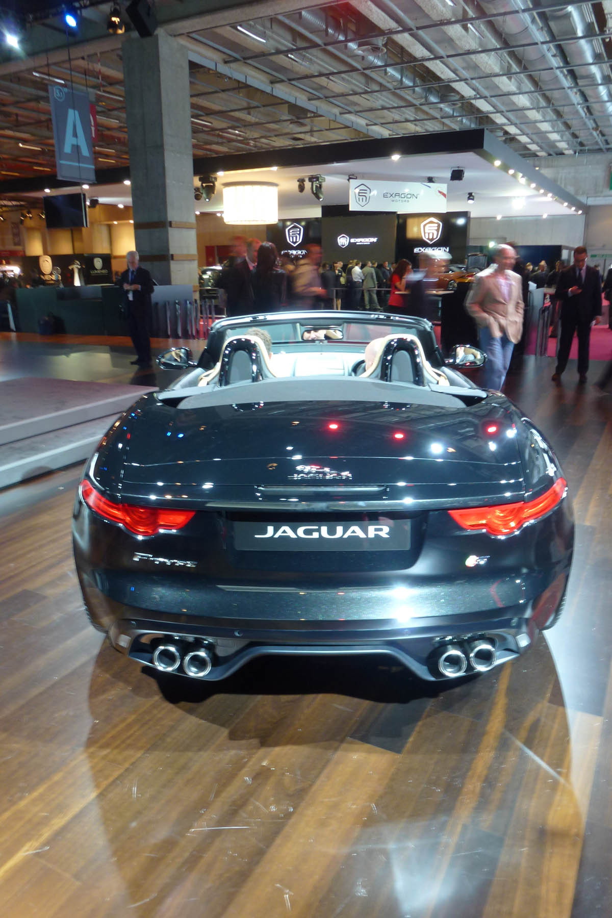 Jaguar F-type black Paris motor show