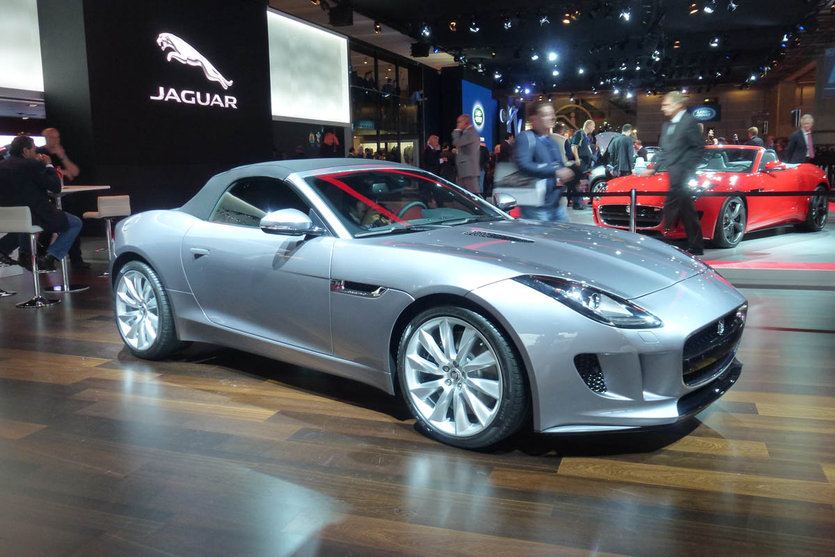Jaguar F-type silver roof up