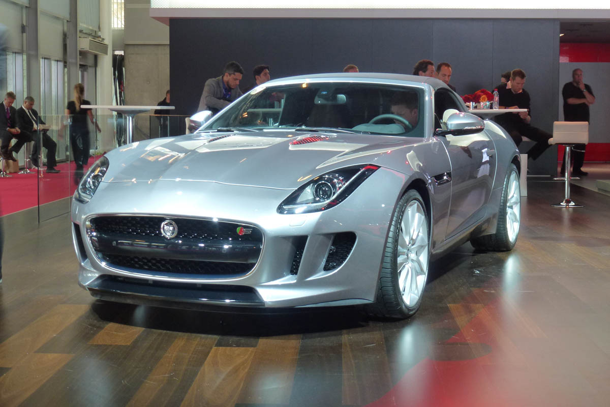 Jaguar F-type silver roof up