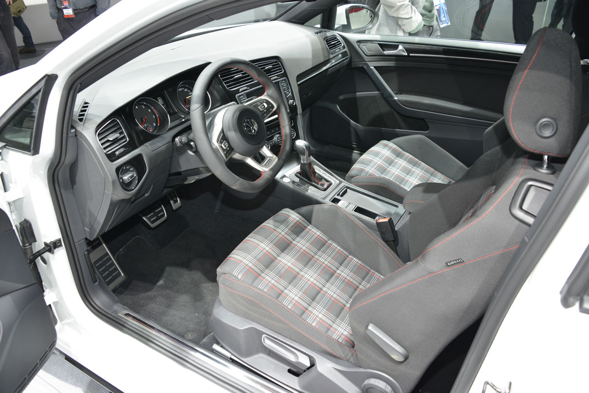 VW Golf GTI revealed at the Paris motor show