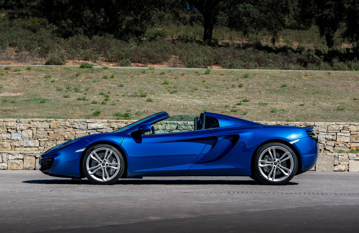 McLaren 12C Spider side profile roof down