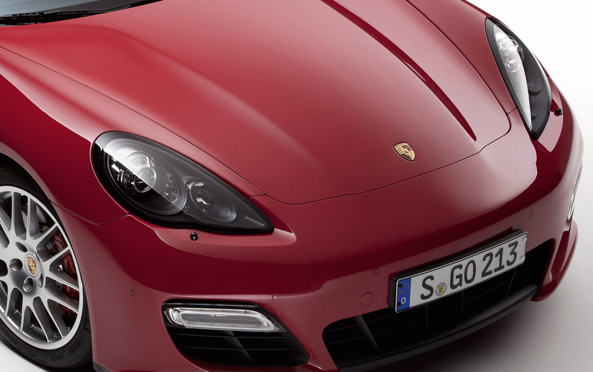 Porsche headlight thefts