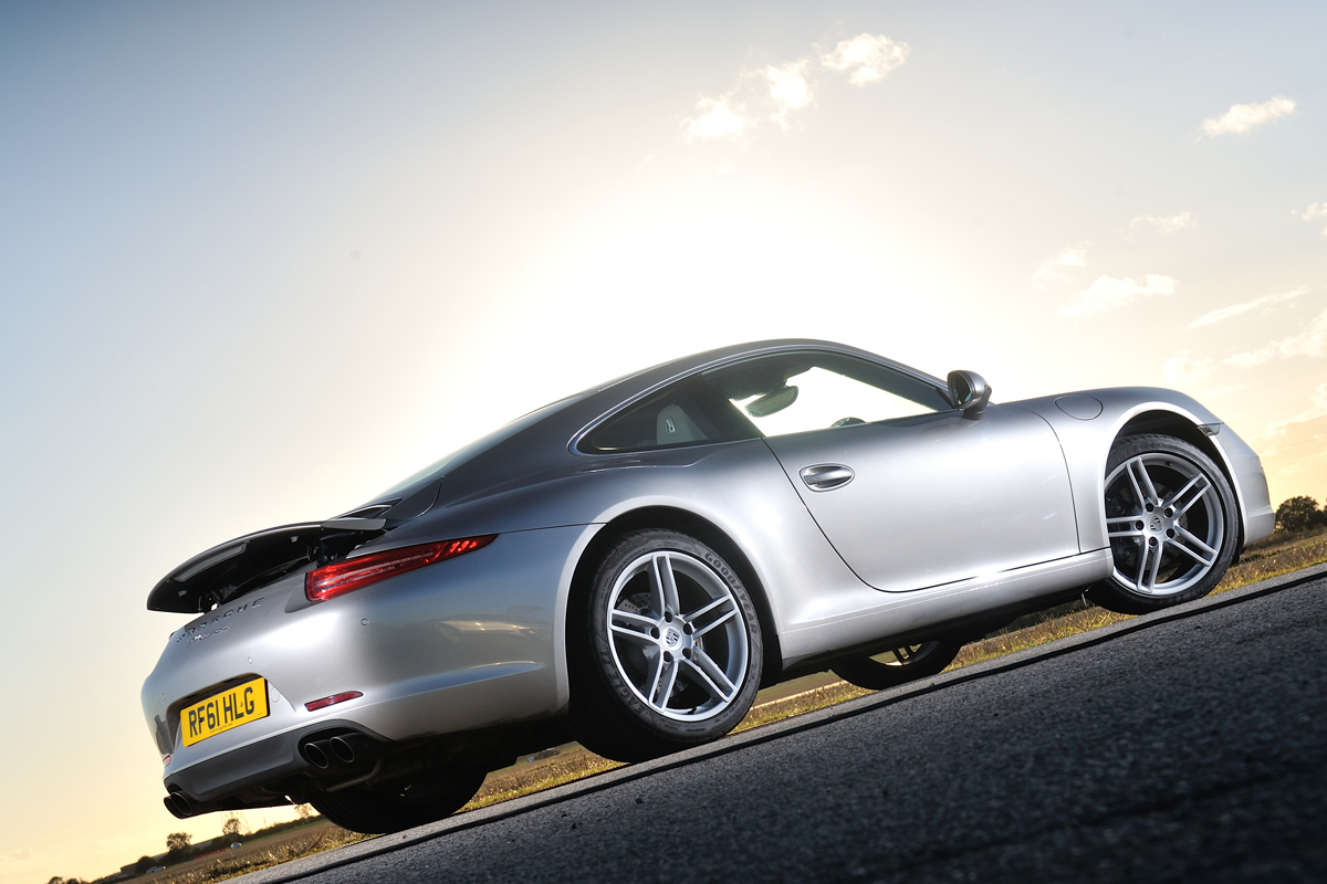 Porsche 911 Carrera