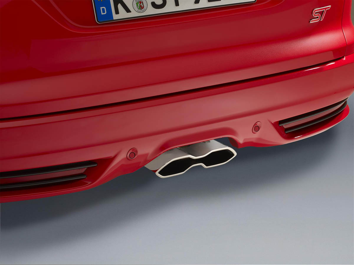 Ford Focus ST estate exhaust tail pipes
