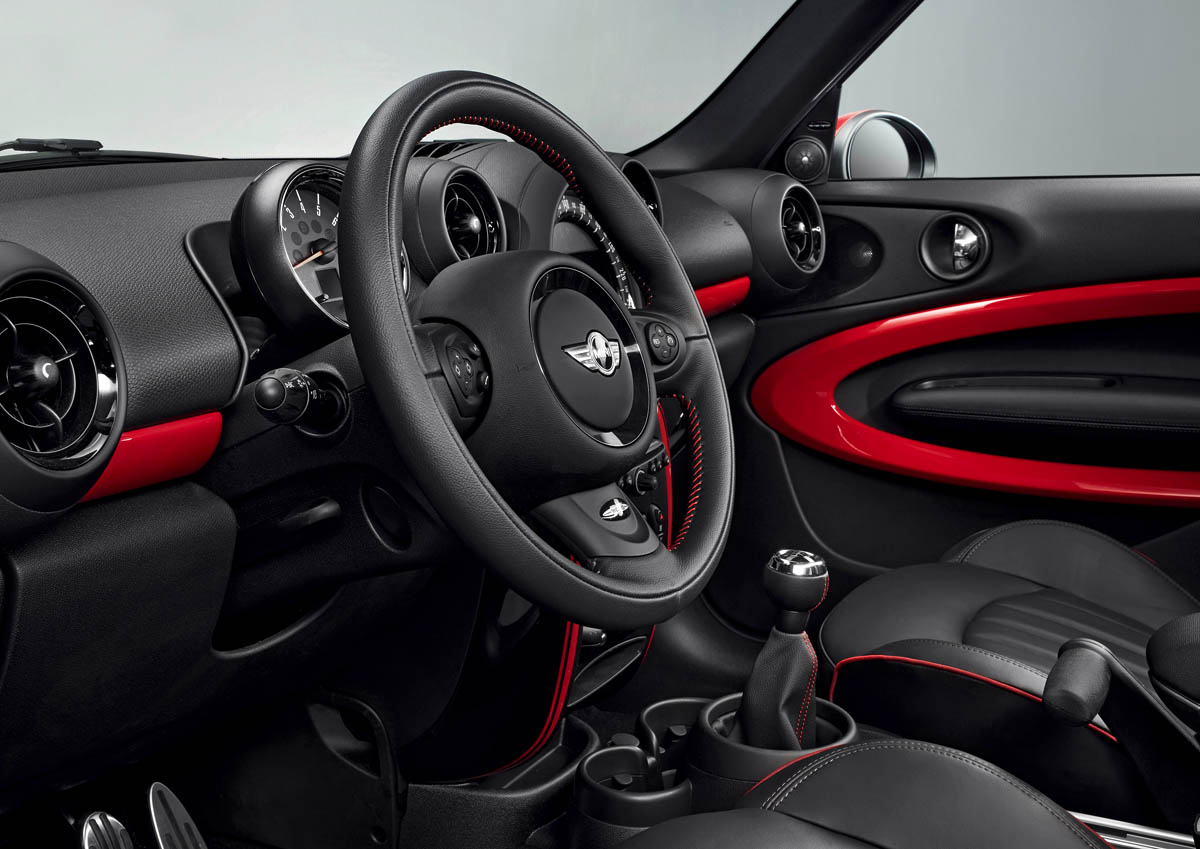 Mini Paceman John Cooper Works interior dashboard
