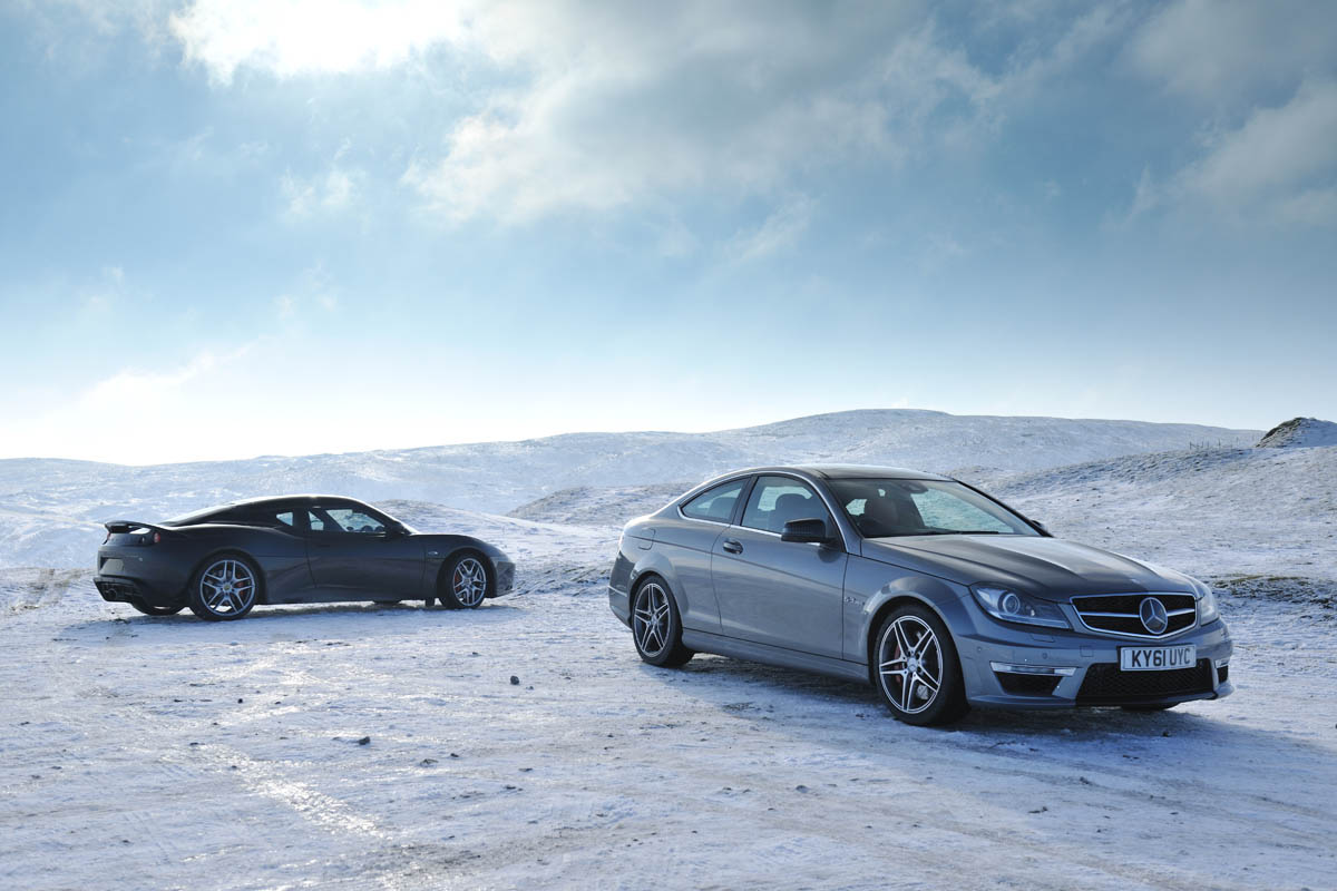 Porsche 911 Carrera group test